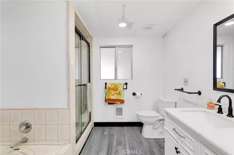 Bath - 14010 Jicarilla Rd, Apple Valley, CA 92307 photo 2 of 4