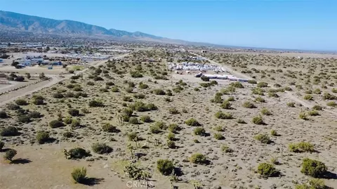 2975 Yucca Ter, Pinon Hills, CA 92372
