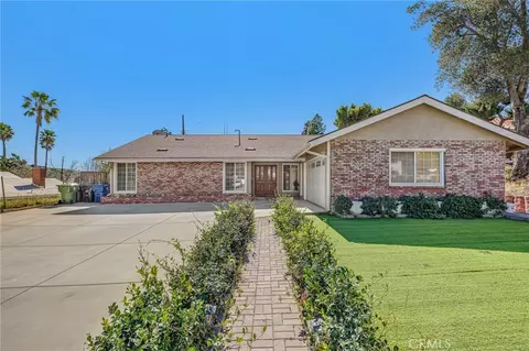 13719 Gavina Ave, Sylmar, CA 91342