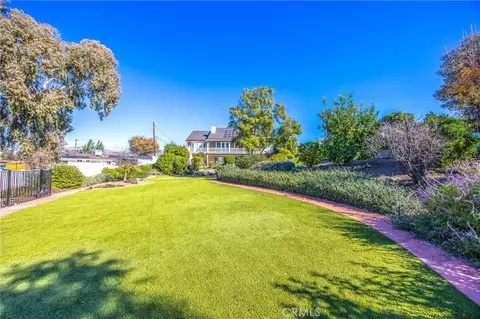 Exterior - 31027 E Sunset Dr N, Redlands, CA 92373 photo 19 of 20