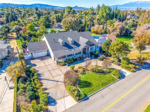 View/Area - 31027 E Sunset Dr N, Redlands, CA 92373 photo 2 of 7