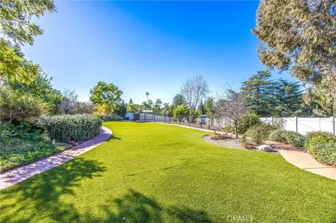 Exterior - 31027 E Sunset Dr N, Redlands, CA 92373 photo 17 of 19