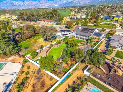 View/Area - 31027 E Sunset Dr N, Redlands, CA 92373 photo 5 of 7