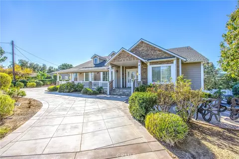 Exterior - 31027 E Sunset Dr N, Redlands, CA 92373 photo 3 of 20