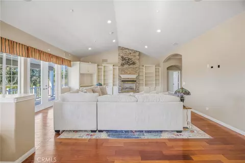Living - 31027 E Sunset Dr N, Redlands, CA 92373 photo 4 of 8