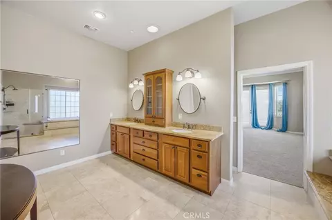 Bath - 31027 E Sunset Dr N, Redlands, CA 92373 photo 3 of 4