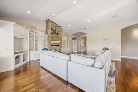 Living - 31027 E Sunset Dr N, Redlands, CA 92373 photo 5 of 8