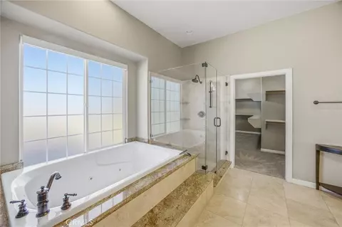 Bath - 31027 E Sunset Dr N, Redlands, CA 92373 photo 2 of 4