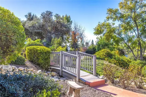 Exterior - 31027 E Sunset Dr N, Redlands, CA 92373 photo 15 of 20