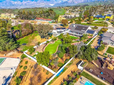 View/Area - 31027 E Sunset Dr N, Redlands, CA 92373 photo 6 of 8