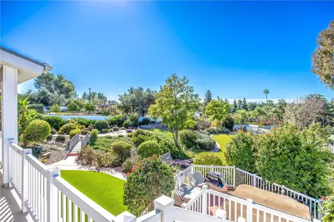Exterior - 31027 E Sunset Dr N, Redlands, CA 92373 photo 7 of 20