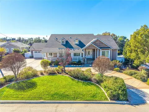 31027 E Sunset Dr N, Redlands, CA 92373