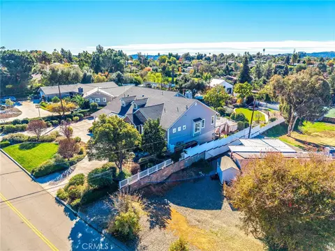 View/Area - 31027 E Sunset Dr N, Redlands, CA 92373 photo 3 of 8