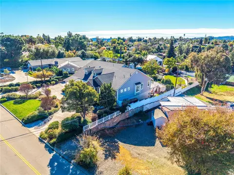 View/Area - 31027 E Sunset Dr N, Redlands, CA 92373 photo 1 of 7