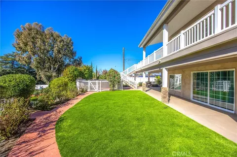 Exterior - 31027 E Sunset Dr N, Redlands, CA 92373 photo 16 of 19