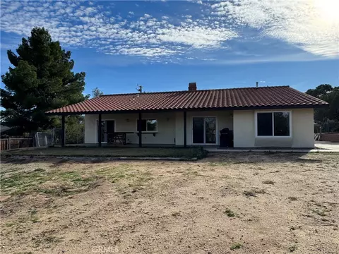 Exterior - 16834 Elm St, Hesperia, CA 92345 photo 7 of 9