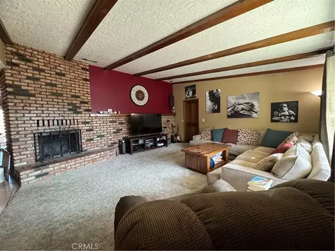 Living - 16834 Elm St, Hesperia, CA 92345 photo 1 of 1