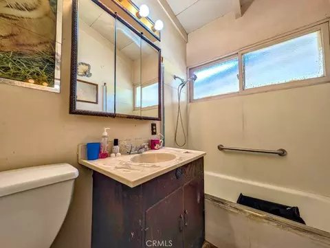 Bath - 1210 Tejon, Colton, CA 92324 photo 4 of 4