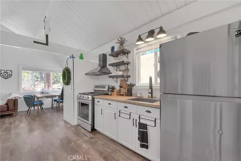 346 San Bernardino Ave, Sugarloaf, CA 92386