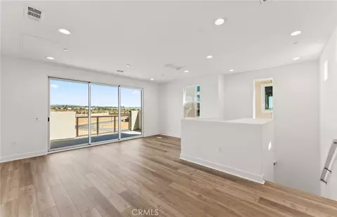 Living - 760 Gadwall, Irvine, CA 92618 photo 2 of 3