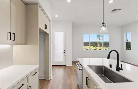 Kitchen - 760 Gadwall, Irvine, CA 92618 photo 3 of 4