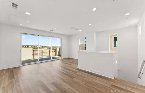 Living - 760 Gadwall, Irvine, CA 92618 photo 2 of 2