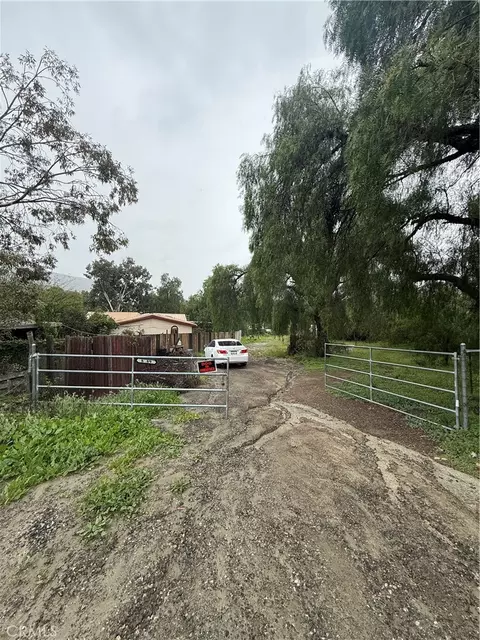 8189 Keissel Rd, Colton, CA 92324