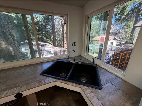 Kitchen - 1055 Playground, Crestline, CA 92325 photo 1 of 1