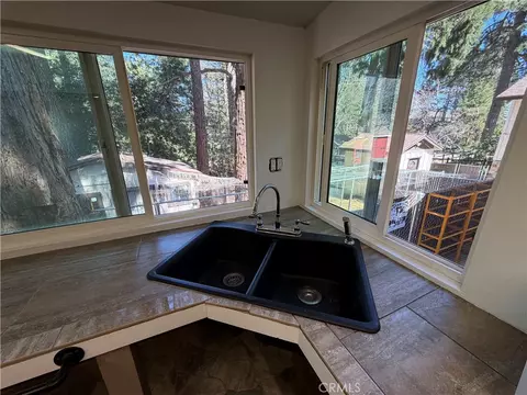Kitchen - 1055 Playground, Crestline, CA 92325 photo 1 of 1