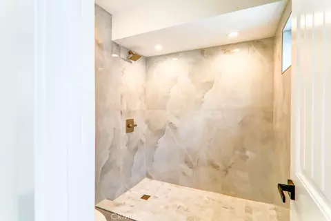 Bath - 6174 Hawarden, Riverside, CA 92506 photo 2 of 4