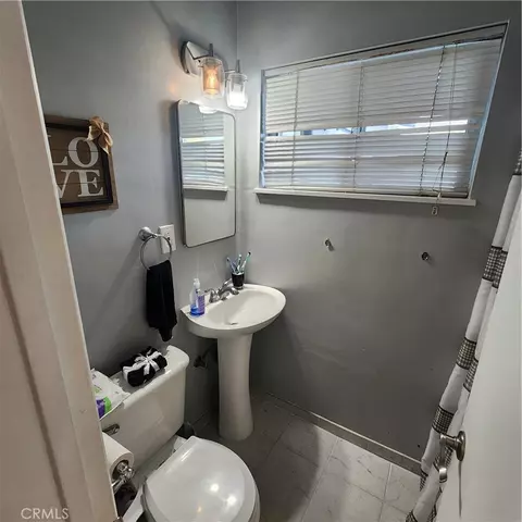 Bath - 3076 Ronald, Riverside, CA 92506 photo 3 of 3
