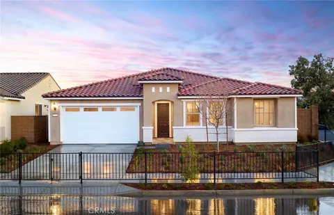745 Spyglass Ct, Perris, CA 92571