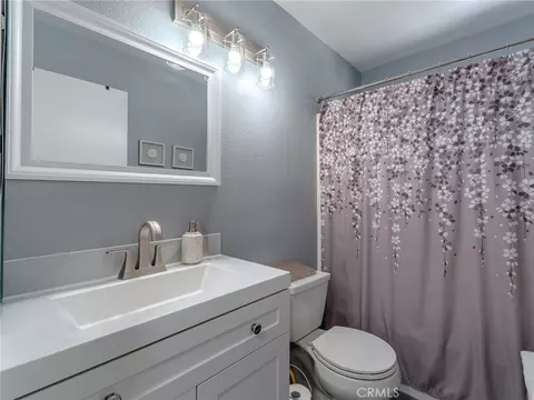 Bath - 11936 Ottawa Pl #87, Chino, CA 91710 photo 2 of 4