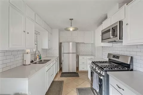 Kitchen - 1604 Sunset, Barstow, CA 92311 photo 1 of 3