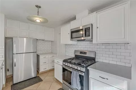 Kitchen - 1604 Sunset, Barstow, CA 92311 photo 2 of 3