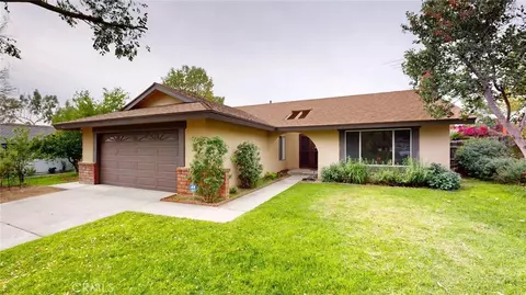 3415 Valencia Hl, Riverside, CA 92507