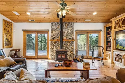 Living - 268 Cedarbrook, Twin Peaks, CA 92391 photo 1 of 2
