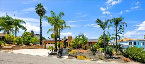 22862 Calcutta Dr, Canyon Lake, CA 92587