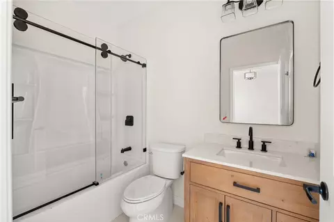 Bath - 3260 Howe St, Corona, CA 92881 photo 2 of 4