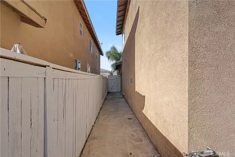 Entry Way - 2231 Flash Ct, Perris, CA 92571 photo 2 of 2
