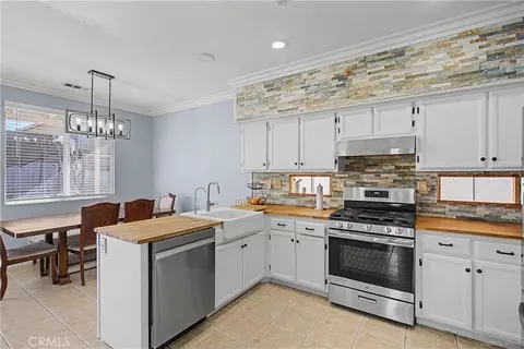 Kitchen - 2231 Flash Ct, Perris, CA 92571 photo 4 of 4