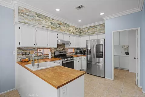Kitchen - 2231 Flash Ct, Perris, CA 92571 photo 1 of 4