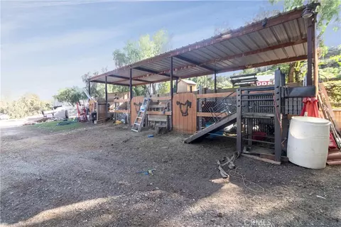 Exterior - 17423 Wicker Way, Riverside, CA 92504 photo 15 of 20