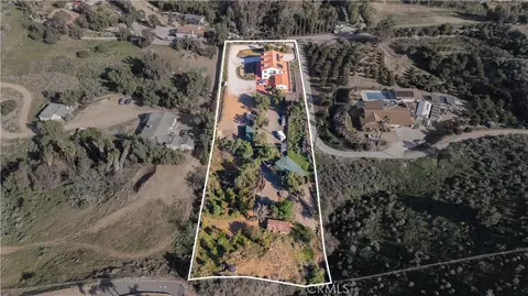 View/Area - 17423 Wicker Way, Riverside, CA 92504 photo 3 of 7