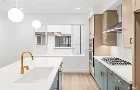 Kitchen - 106 Kimberwick Ct, Burbank, CA 91506 photo 2 of 5