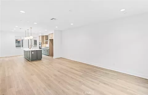 Living - 106 Kimberwick Ct, Burbank, CA 91506 photo 1 of 4