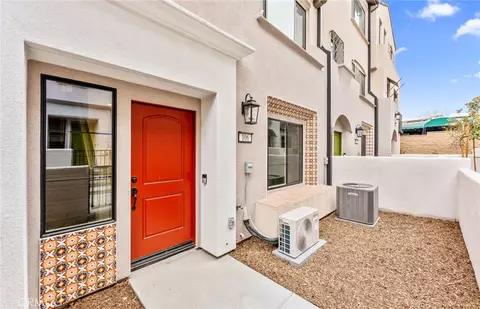 Exterior - 106 Kimberwick Ct, Burbank, CA 91506 photo 2 of 4