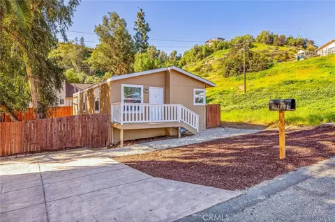 17603 Hays, Lake Elsinore, CA 92530