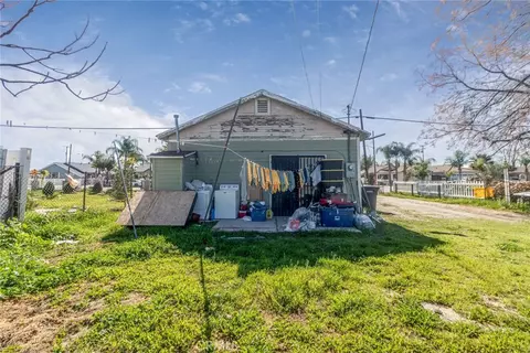 Exterior - 445 E Main, San Jacinto, CA 92583 photo 6 of 7