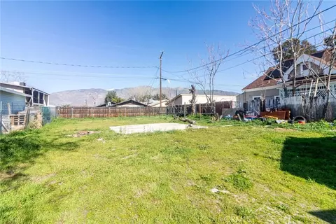 Exterior - 445 E Main, San Jacinto, CA 92583 photo 5 of 7